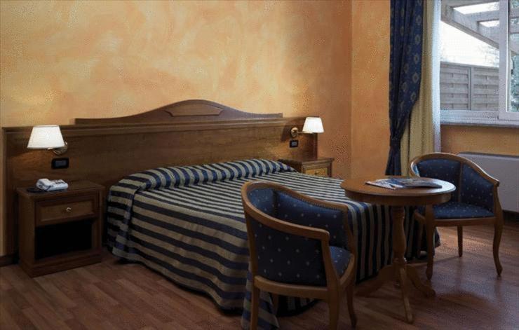 Hotel De La Ville Bereguardo ภายนอก รูปภาพ