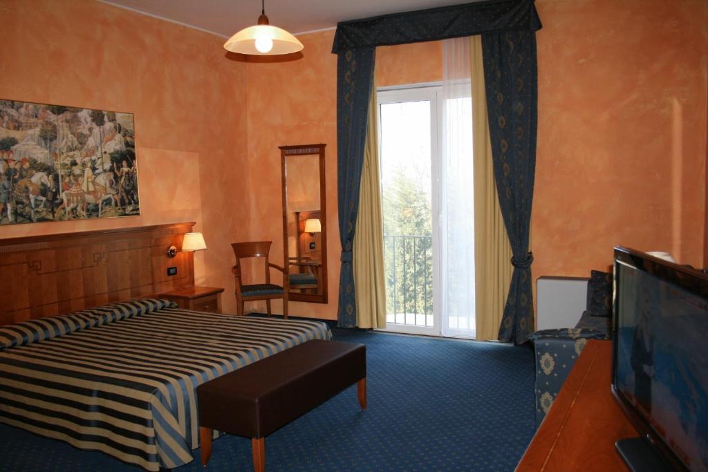 Hotel De La Ville Bereguardo ภายนอก รูปภาพ