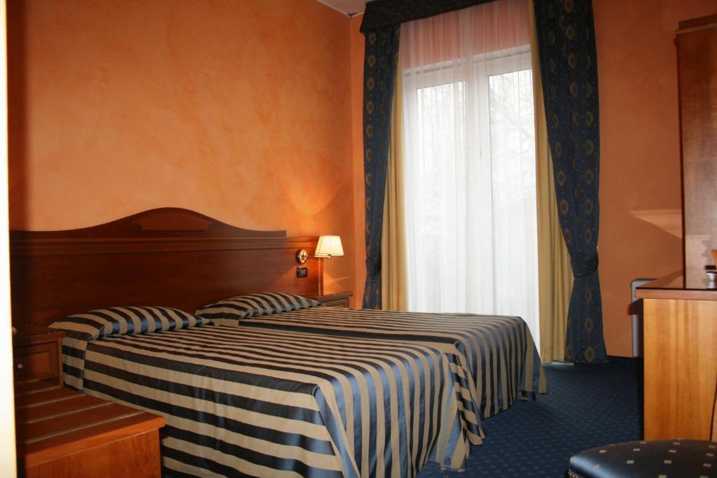 Hotel De La Ville Bereguardo ภายนอก รูปภาพ